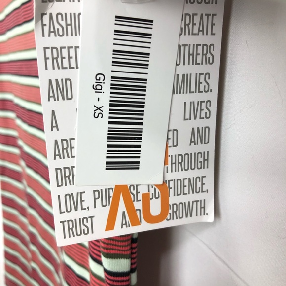 XS LuLaRoe Gigi - Picture 2 of 6